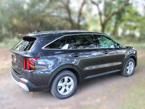 New 2026 Kia Sorento LX FWD image 6