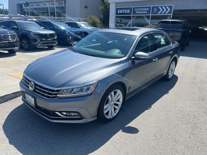Used 2018 Volkswagen Passat 2.0T SE