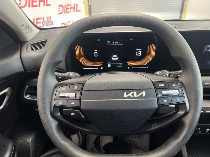 Certified 2025 Kia K4 FWD image 23