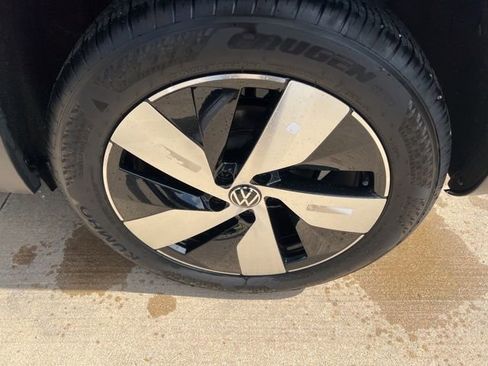 Used 2025 Volkswagen Taos S image 11