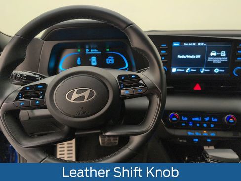 Used 2025 Hyundai Elantra Sport FWD image 21
