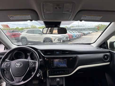 Used 2017 Toyota Corolla iM FWD image 28