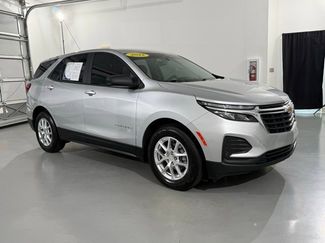 Used 2022 Chevrolet Equinox LS w/ LS Convenience Package image 1