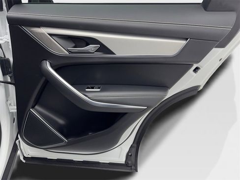 Used 2024 Jaguar F-PACE R-Dynamic S image 40