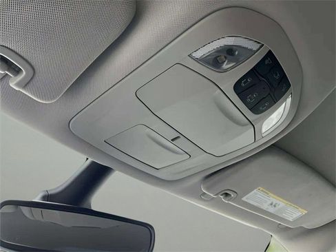 Used 2024 Chrysler Pacifica Touring-L image 23