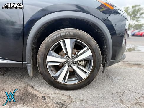 Used 2023 Nissan Rogue SL AWD/4WD image 9