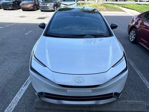 Used 2024 Toyota Prius Prime FWD image 2