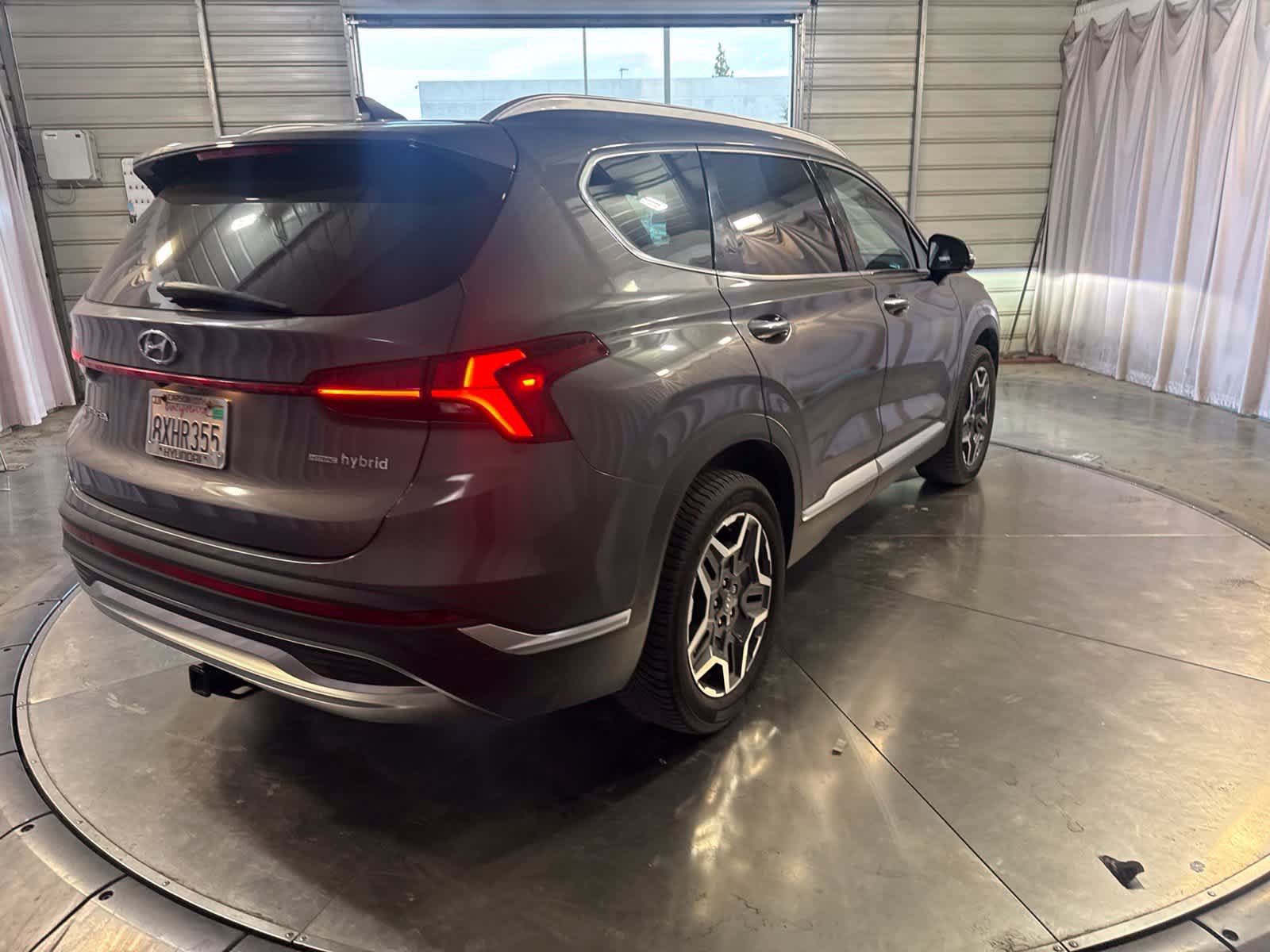 Used 2021 Hyundai Santa Fe Limited AWD/4WD image 4