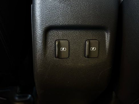 Used 2021 Nissan Kicks SR w/ SR Premium Package image 11