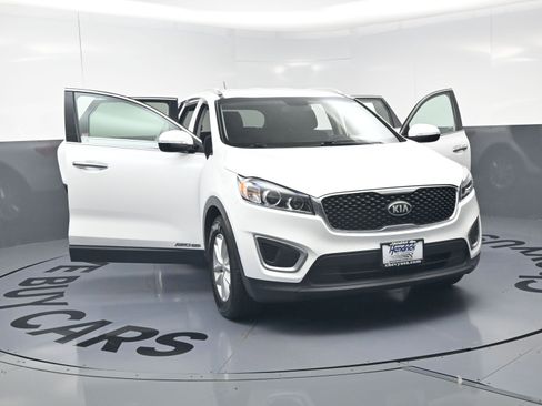Used 2016 Kia Sorento LX AWD/4WD image 23