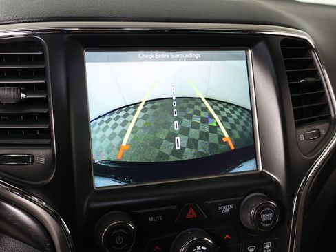 Used 2018 Jeep Grand Cherokee Altitude image 6