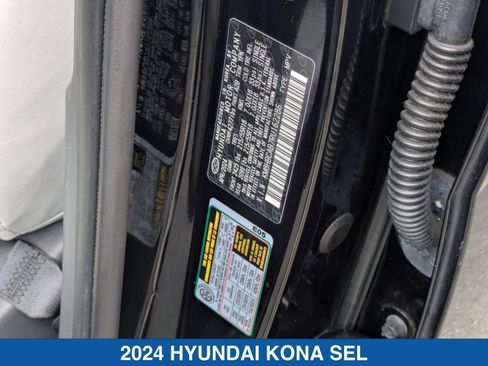 Used 2024 Hyundai Kona SEL AWD/4WD image 37