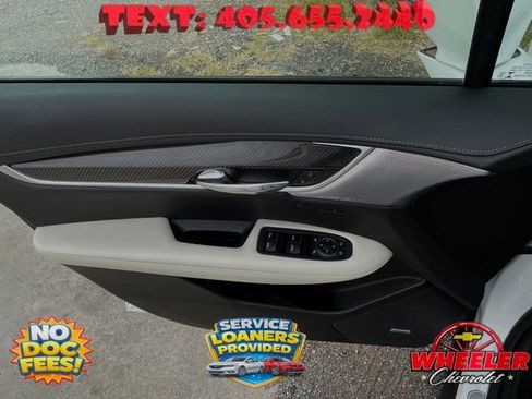 Used 2023 Cadillac XT6 Sport w/ Technology Package AWD/4WD image 9