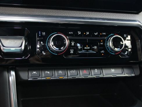 Used 2025 GMC Sierra 1500 Denali image 14