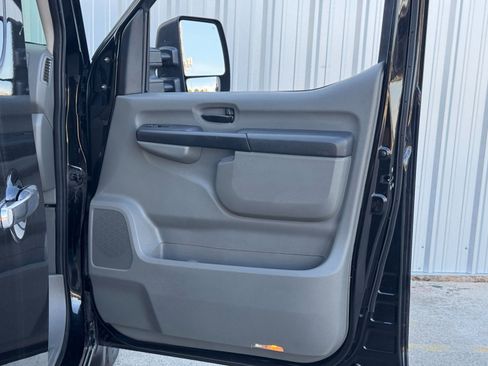 Used 2018 Nissan NV 3500 SL image 39