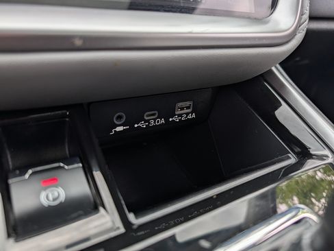 Used 2025 Subaru Outback Premium AWD/4WD image 33