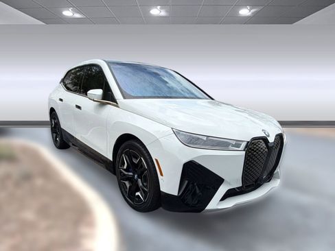 Certified 2023 BMW iX xDrive50 w/ Premium Package AWD/4WD image 7