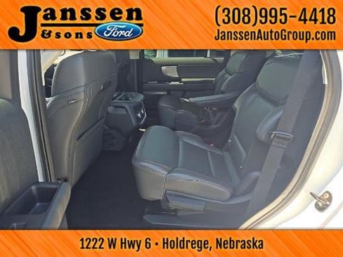Used 2025 Ford Expedition Active AWD/4WD image 10