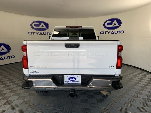 Used 2024 Chevrolet Silverado 2500 LTZ w/ LTZ Convenience Package AWD/4WD image 4