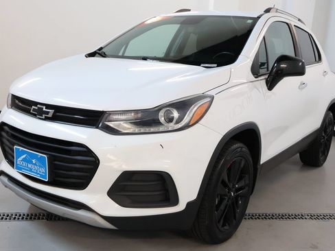 Used 2018 Chevrolet Trax LT w/ Redline Edition AWD/4WD image 3