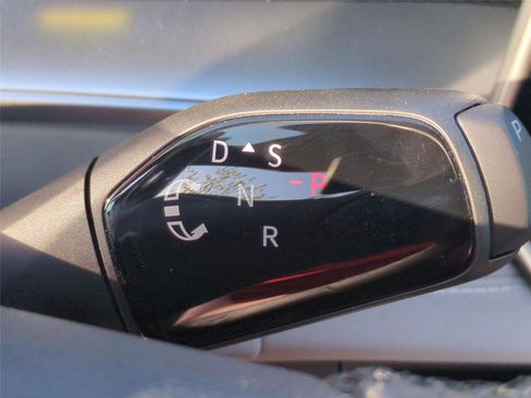 New 2026 Volkswagen Tiguan SE R-Line AWD/4WD image 12