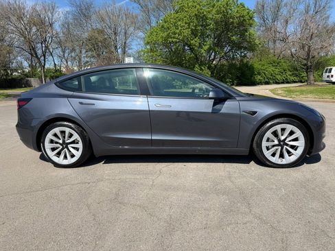 Used 2023 Tesla Model 3 Standard Range image 3