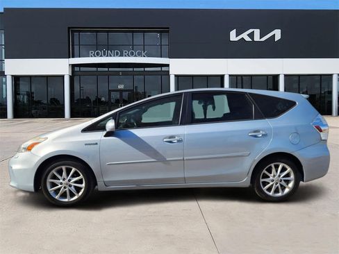 Used 2014 Toyota Prius V Five image 4