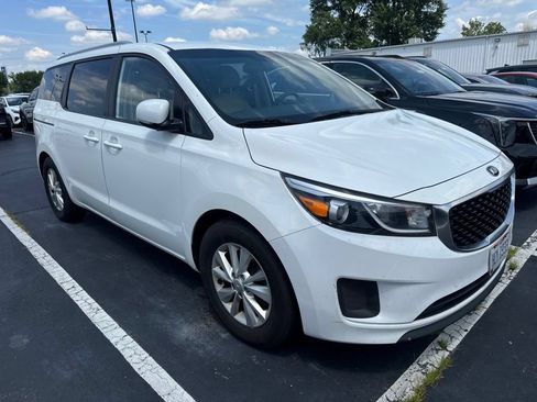 Used 2016 Kia Sedona LX w/ LX Convenience Package FWD image 2