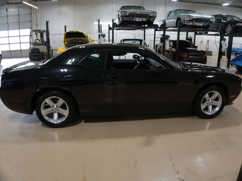 Used 2009 Dodge Challenger R/T image 5