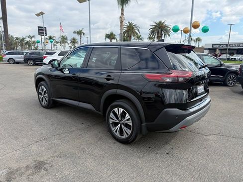 Certified 2022 Nissan Rogue SV image 4
