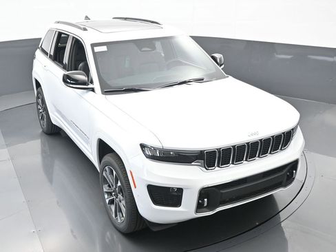 Used 2024 Jeep Grand Cherokee Overland image 49