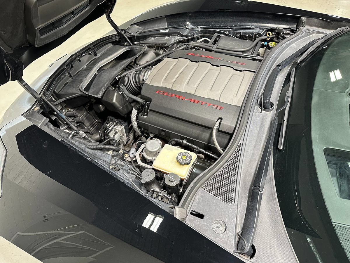 Used 2014 Chevrolet Corvette Stingray Convertible w/ 3LT Preferred Equipment Group RWD image 4