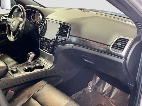 Used 2020 Jeep Grand Cherokee Limited w/ Luxury Group II image 31