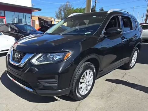 Used 2020 Nissan Rogue SV image 1