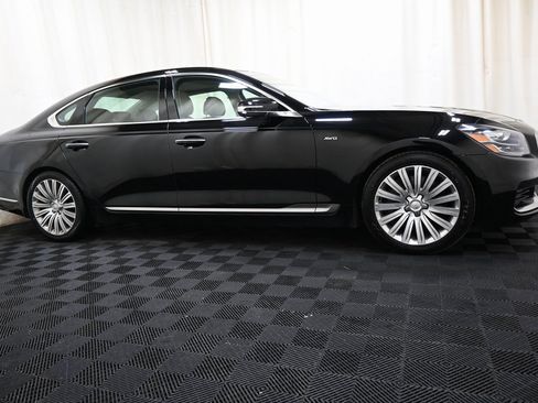 Used 2019 Kia K900 Luxury w/ VIP Package image 11