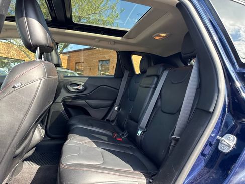 Used 2014 Jeep Cherokee Trailhawk w/ Technology Group AWD/4WD image 9