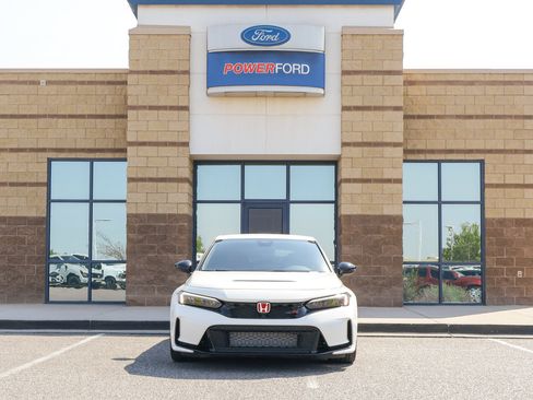 Used 2024 Honda Civic Type R image 3