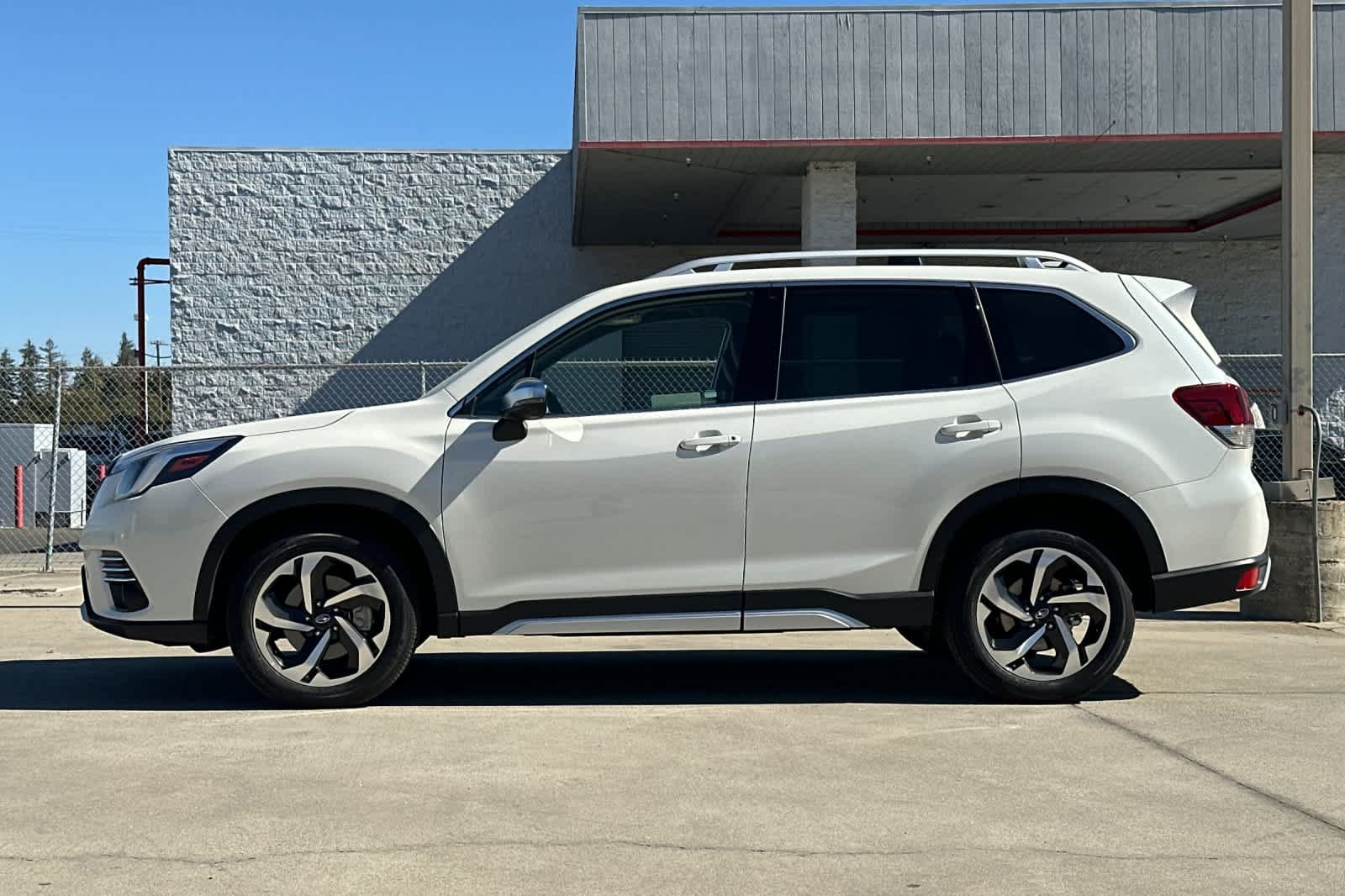 Used 2023 Subaru Forester Touring w/ Popular Package #2 AWD/4WD image 6