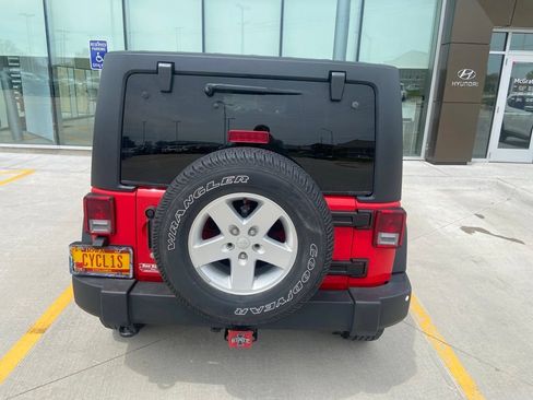 Used 2018 Jeep Wrangler Unlimited Sport S AWD/4WD image 5