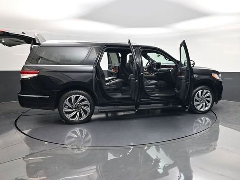 Used 2024 Lincoln Navigator L 4WD image 62