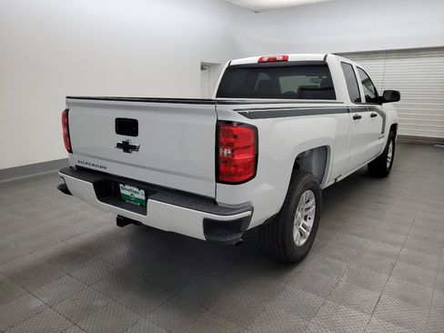 Used 2018 Chevrolet Silverado 1500 Custom w/ Custom Value Package RWD image 9