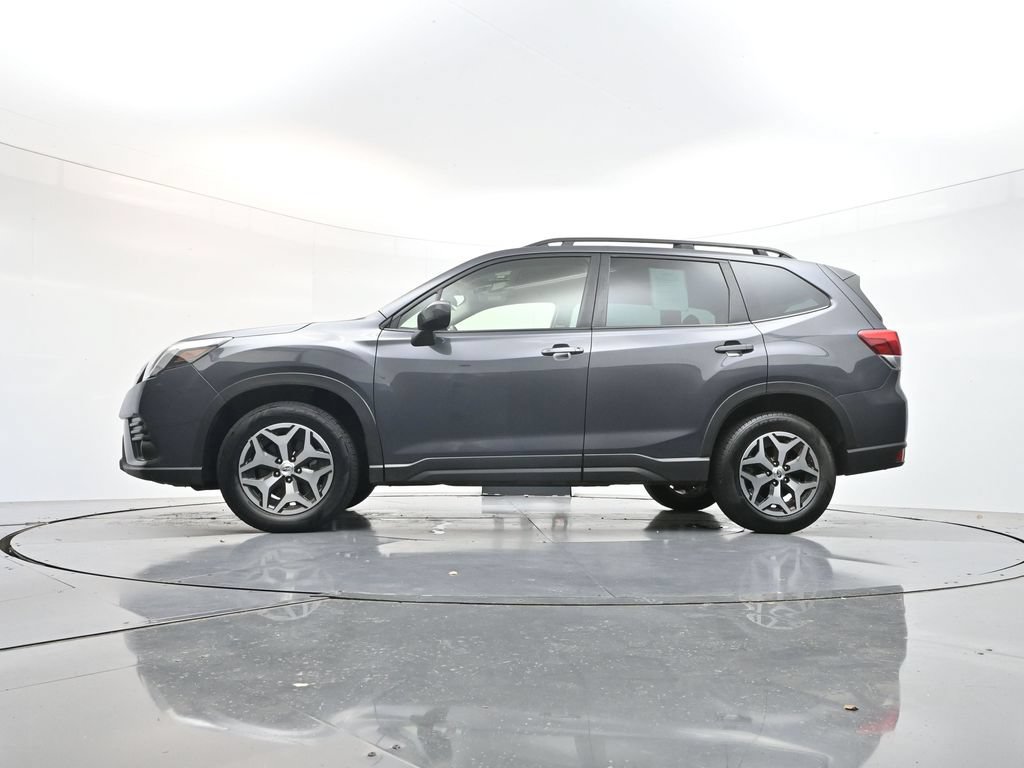 Used 2023 Subaru Forester Premium AWD/4WD image 39