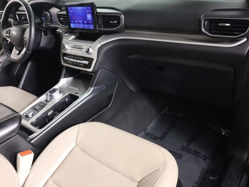 Used 2023 Ford Explorer XLT w/ Equipment Group 202A image 43