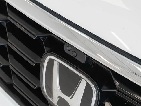Used 2025 Honda Pilot Elite image 3
