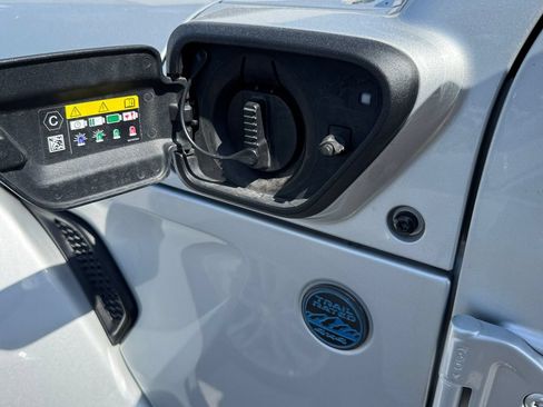 Used 2023 Jeep Wrangler Unlimited Rubicon 4xe AWD/4WD image 22