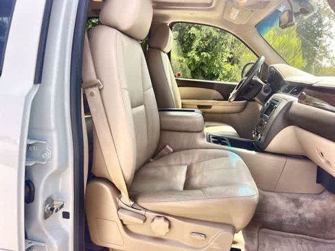 Used 2008 GMC Yukon 2WD Hybrid image 12