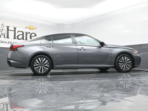 Used 2024 Nissan Altima 2.5 SV FWD image 67