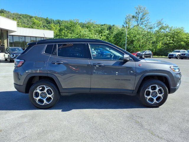 Used 2022 Jeep Compass Trailhawk w/ Trailhawk Convenience Group AWD/4WD image 6