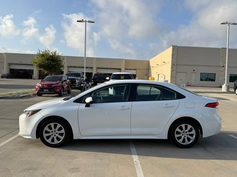 Used 2024 Toyota Corolla LE FWD image 8
