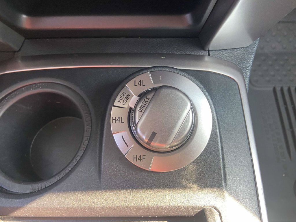 Used 2024 Toyota 4Runner Limited AWD/4WD image 27
